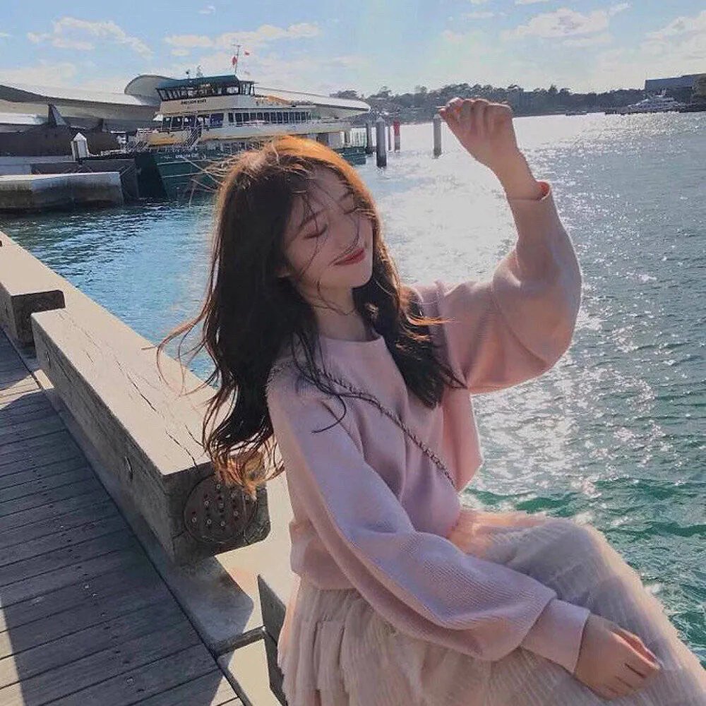 小姑娘艾萝依